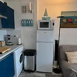 Belle Vue Mer, 90 M, Parking, Loggia, Wifi. 아파트 아그