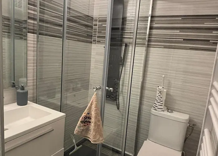 Belle Vue Mer, 90 M, Parking, Loggia, Wifi. Appartement